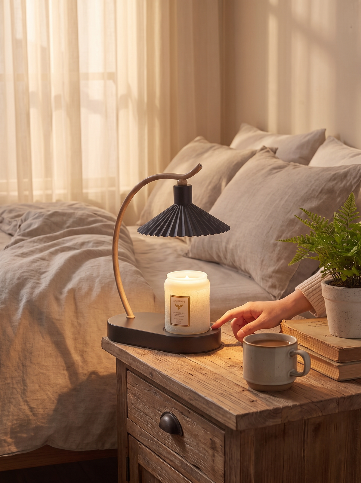Vanessa Candle Warmer Lamp lifestyle 3